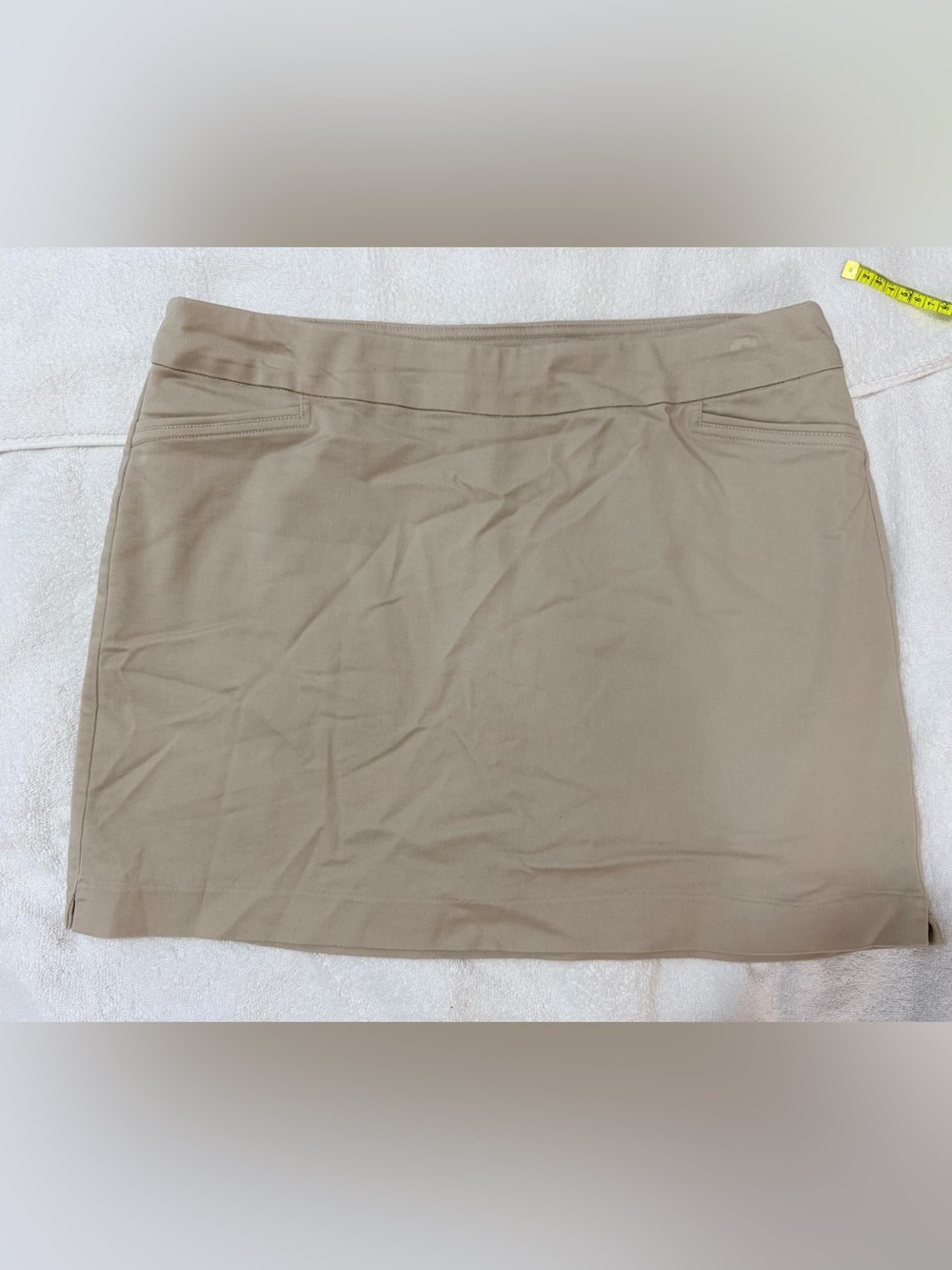 18 regular women’s Croft & Barrow Effortless Stretch Classic Beige skort